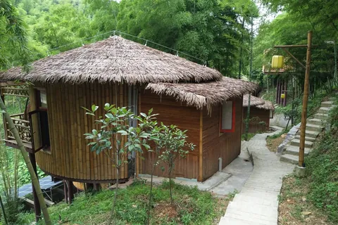 原竹结构竹亭 · 山地景区